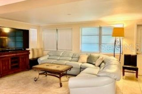 Villa ou maison à louer à Clearwater, Floride: 3 chambres, 157.93 m2 № 1588669 - photo 4