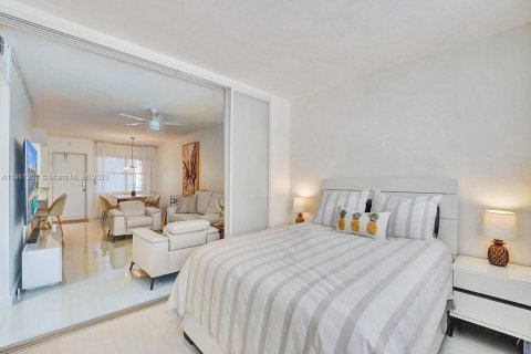 Copropriété à vendre à Hallandale Beach, Floride: 2 chambres, 89.65 m2 № 2014991 - photo 30