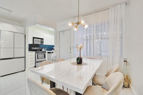 Copropriété à vendre à Hallandale Beach, Floride: 2 chambres, 89.65 m2 № 2014991 - photo 5