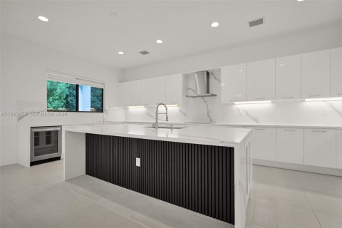 Villa ou maison à vendre à Cooper City, Floride: 4 chambres, 371.61 m2 № 2025317 - photo 6