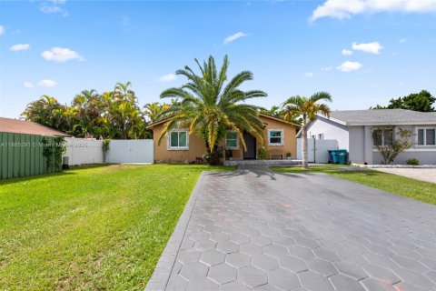 Casa en venta en Homestead, Florida, 4 dormitorios, 193.14 m2 № 1893550 - foto 1