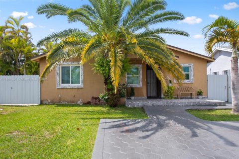 Casa en venta en Homestead, Florida, 4 dormitorios, 193.14 m2 № 1893550 - foto 3