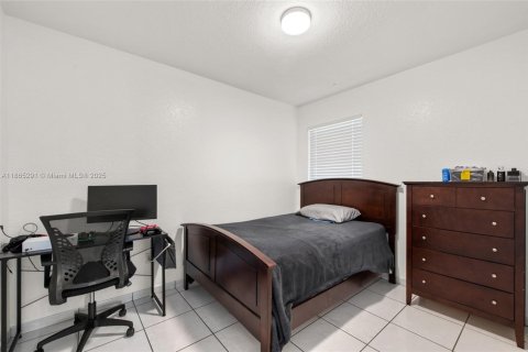 Casa en venta en Homestead, Florida, 4 dormitorios, 193.14 m2 № 1893550 - foto 25