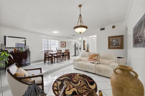 Casa en venta en Homestead, Florida, 4 dormitorios, 193.14 m2 № 1893550 - foto 15
