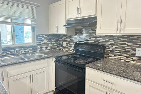 Apartment in Saint Petersburg, Florida 1 bedroom, 53.88 sq.m. № 1888541 - photo 4
