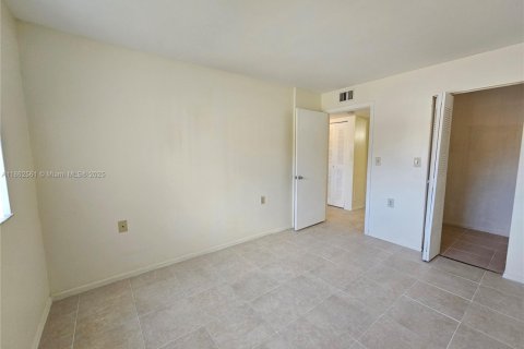 Condominio en venta en West Palm Beach, Florida, 2 dormitorios, 65.77 m2 № 1890893 - foto 19