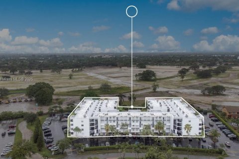 Снять в аренду кондоминиум в Санрайз, Флорида 2 спальни, 80.64м2, № 1961046 - фото 24