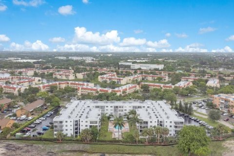 Снять в аренду кондоминиум в Санрайз, Флорида 2 спальни, 80.64м2, № 1961046 - фото 23