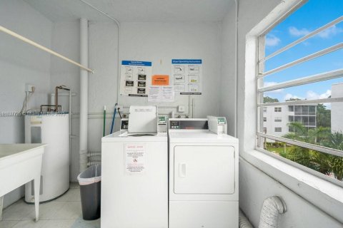 Снять в аренду кондоминиум в Санрайз, Флорида 2 спальни, 80.64м2, № 1961046 - фото 16