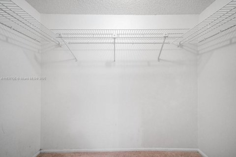 Снять в аренду кондоминиум в Санрайз, Флорида 2 спальни, 80.64м2, № 1961046 - фото 12