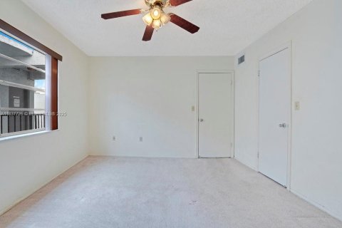 Снять в аренду кондоминиум в Санрайз, Флорида 2 спальни, 80.64м2, № 1961046 - фото 10