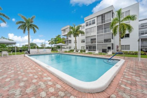 Снять в аренду кондоминиум в Санрайз, Флорида 2 спальни, 80.64м2, № 1961046 - фото 20