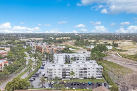 Снять в аренду кондоминиум в Санрайз, Флорида 2 спальни, 80.64м2, № 1961046 - фото 22