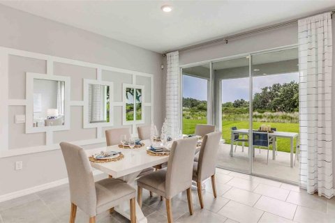 Villa ou maison à vendre à Zephyrhills, Floride: 4 chambres, 256.04 m2 № 1792040 - photo 4