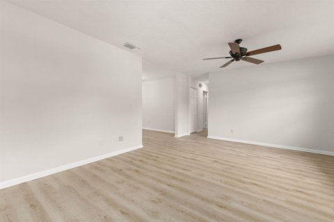 House in St. Lucie, Florida 3 bedrooms, 155.8 sq.m. № 2389899 - photo 5