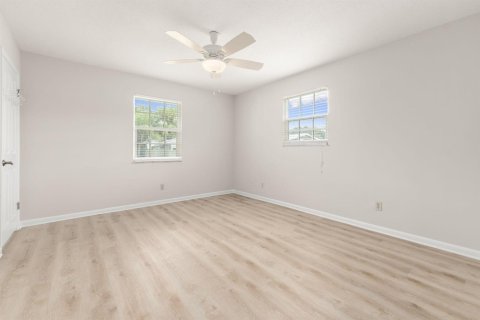 House in St. Lucie, Florida 3 bedrooms, 155.8 sq.m. № 2389899 - photo 21