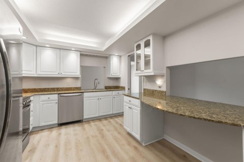 House in St. Lucie, Florida 3 bedrooms, 155.8 sq.m. № 2389899 - photo 11