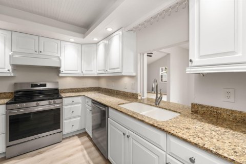 House in St. Lucie, Florida 3 bedrooms, 155.8 sq.m. № 2389899 - photo 7