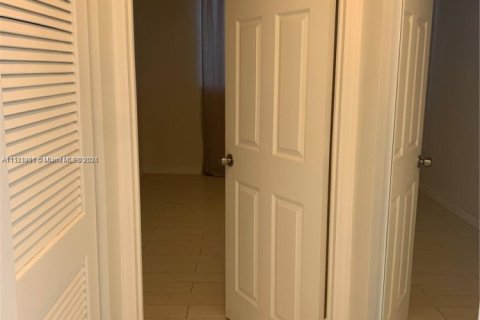 Купить кондоминиум в Майами-Бич, Флорида 1 спальня, 69.49м2, № 2012684 - фото 12