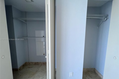 Купить кондоминиум в Майами, Флорида 1 спальня, 80.92м2, № 1925937 - фото 12