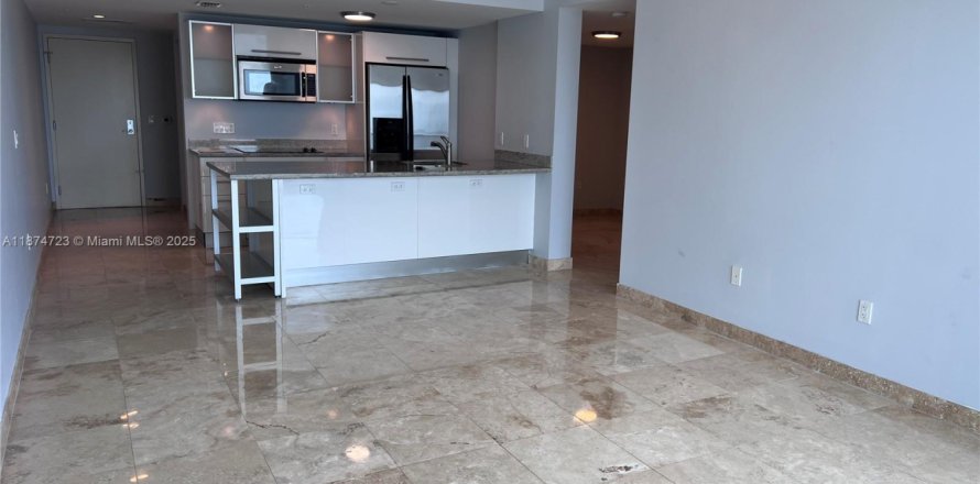 Кондоминиум с 1 спальней в Майами, Флорида № 1925937