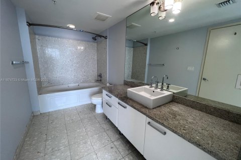 Купить кондоминиум в Майами, Флорида 1 спальня, 80.92м2, № 1925937 - фото 14