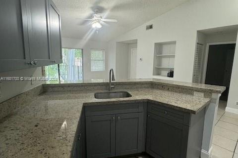 Condo in Sunrise, Florida, 2 bedrooms  № 1709560 - photo 9