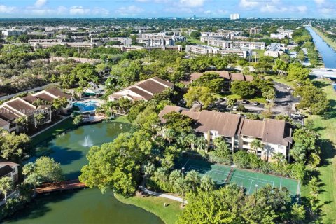 Condo in Sunrise, Florida, 2 bedrooms  № 1709560 - photo 27
