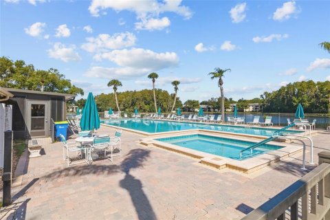 Condo in Tarpon Springs, Florida, 2 bedrooms № 2383392 - photo 23