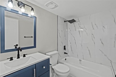 Condo in Tarpon Springs, Florida, 2 bedrooms № 2383392 - photo 14