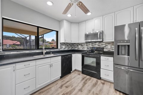 Casa en venta en Sunrise, Florida, 3 dormitorios, 156.35 m2 № 2027188 - foto 10