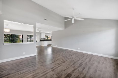 Casa en venta en Sunrise, Florida, 3 dormitorios, 156.35 m2 № 2027188 - foto 6