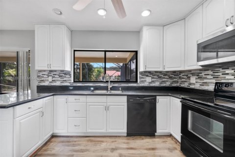 Casa en venta en Sunrise, Florida, 3 dormitorios, 156.35 m2 № 2027188 - foto 11