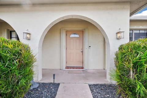 Casa en venta en Sunrise, Florida, 3 dormitorios, 156.35 m2 № 2027188 - foto 3