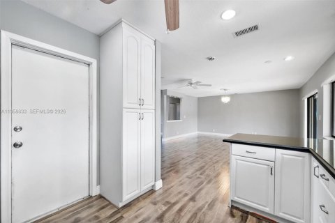 Casa en venta en Sunrise, Florida, 3 dormitorios, 156.35 m2 № 2027188 - foto 12