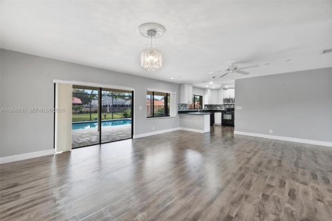 Casa en venta en Sunrise, Florida, 3 dormitorios, 156.35 m2 № 2027188 - foto 8