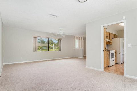 Casa en venta en Palm Coast, Florida, 3 dormitorios, 164.34 m2 № 1912062 - foto 8