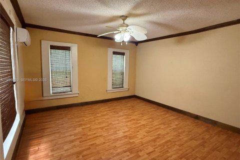 Casa en venta en Homestead, Florida, 5 dormitorios, 306.67 m2 № 2328680 - foto 25