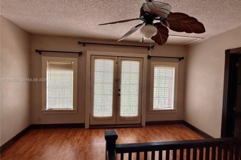 Casa en venta en Homestead, Florida, 5 dormitorios, 306.67 m2 № 2328680 - foto 16