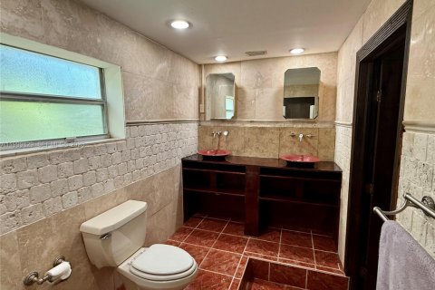 Casa en venta en Homestead, Florida, 5 dormitorios, 306.67 m2 № 2328680 - foto 19