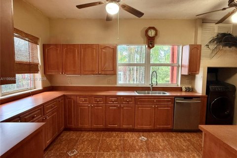 Casa en venta en Homestead, Florida, 5 dormitorios, 306.67 m2 № 2328680 - foto 10