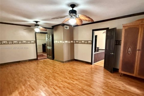 Casa en venta en Homestead, Florida, 5 dormitorios, 306.67 m2 № 2328680 - foto 18