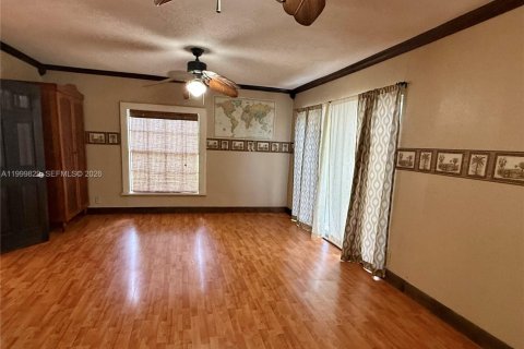 Casa en venta en Homestead, Florida, 5 dormitorios, 306.67 m2 № 2328680 - foto 17