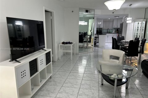 Condominio en alquiler en Sunny Isles Beach, Florida, 2 dormitorios, 123.56 m2 № 2255858 - foto 15
