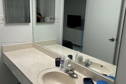 Condominio en alquiler en Sunny Isles Beach, Florida, 2 dormitorios, 123.56 m2 № 2255858 - foto 7