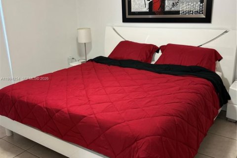 Condominio en Sunny Isles Beach, Florida, 2 dormitorios  № 2255858