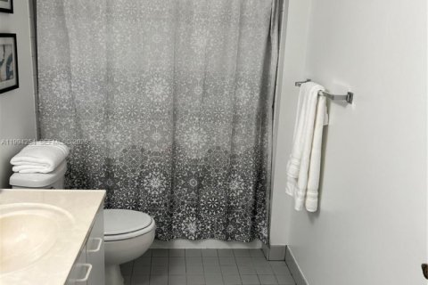 Condominio en alquiler en Sunny Isles Beach, Florida, 2 dormitorios, 123.56 m2 № 2255858 - foto 6
