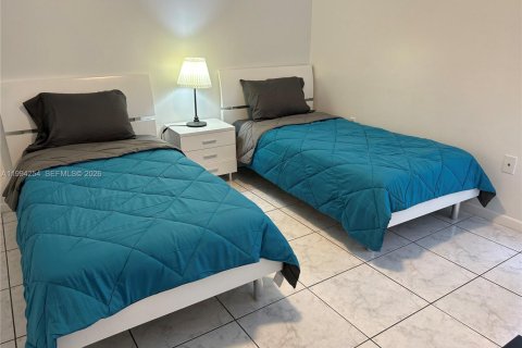 Condominio en alquiler en Sunny Isles Beach, Florida, 2 dormitorios, 123.56 m2 № 2255858 - foto 16