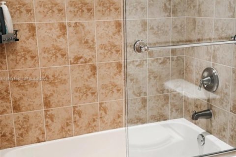 Copropriété à louer à Aventura, Floride: 3 chambres, 141.68 m2 № 2011056 - photo 25