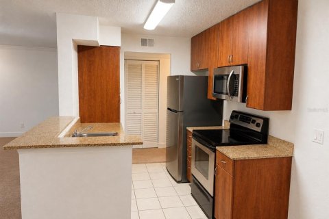 Condo in Orlando, Florida, 1 bedroom  № 2204426 - photo 7